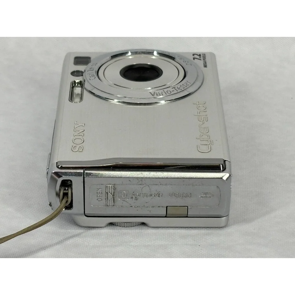Sony Cyber-shot DSC-W80 7.2MP Digital Camera Silver Carl Zeiss Lens DSC-W80